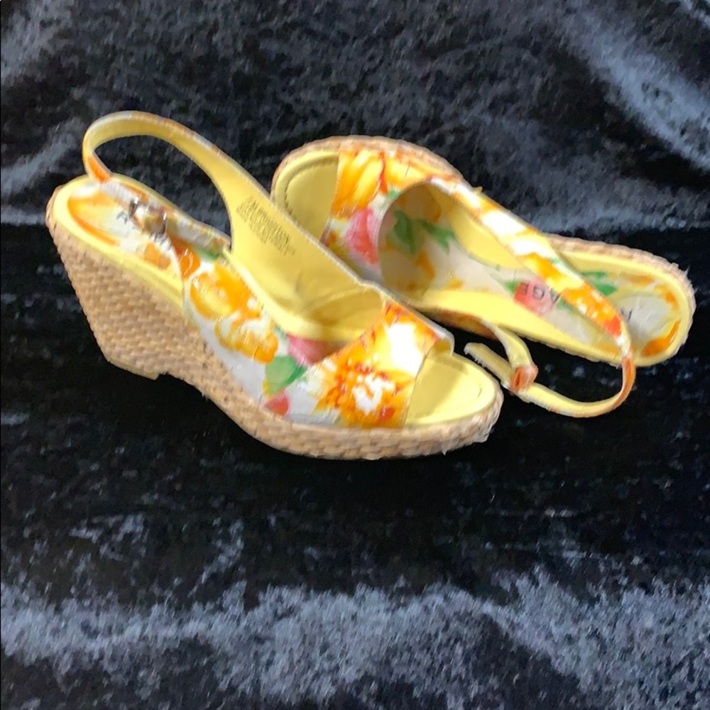 Rampage floral wedge